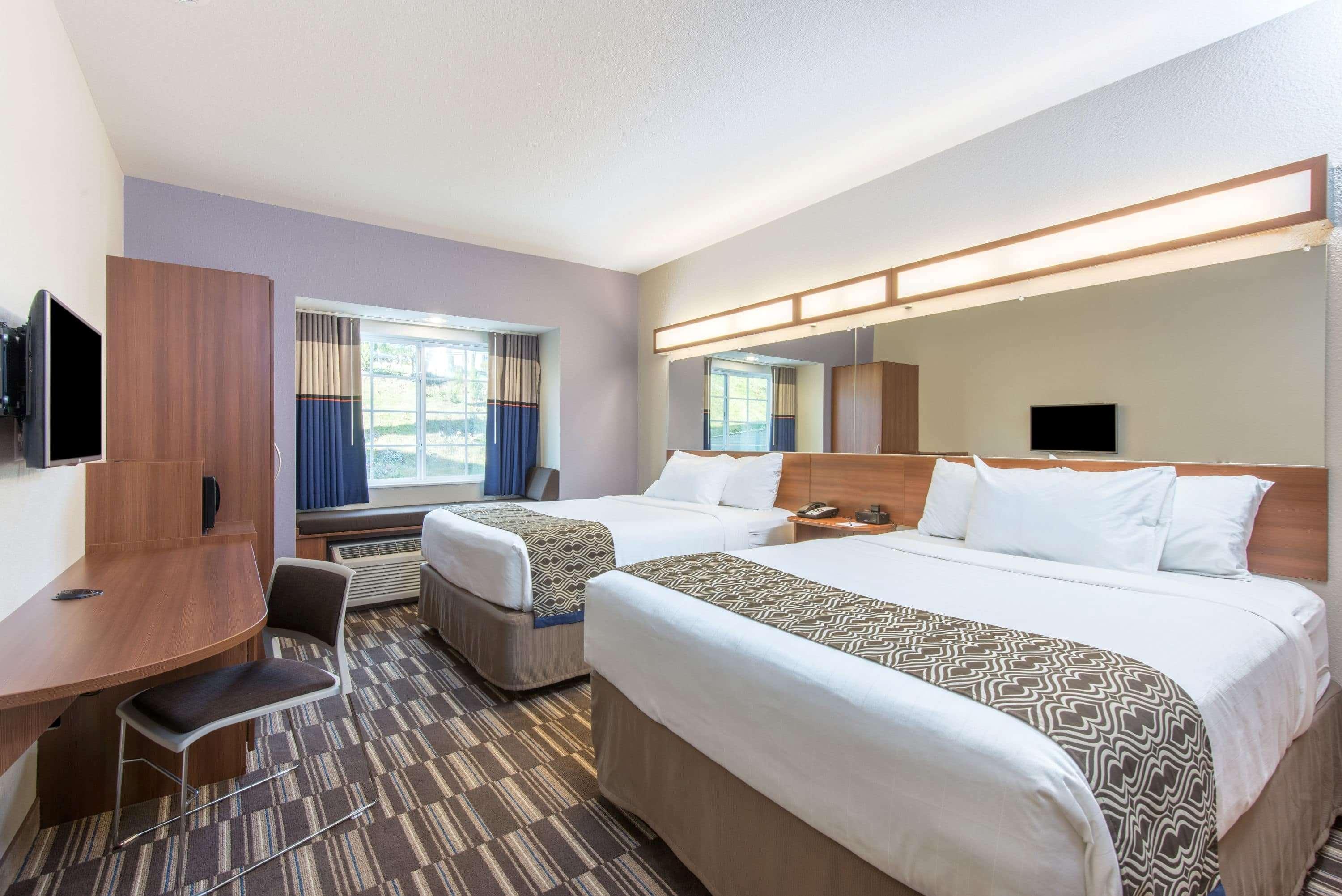 Microtel Inn & Suites By Wyndham Cadiz Eksteriør bilde