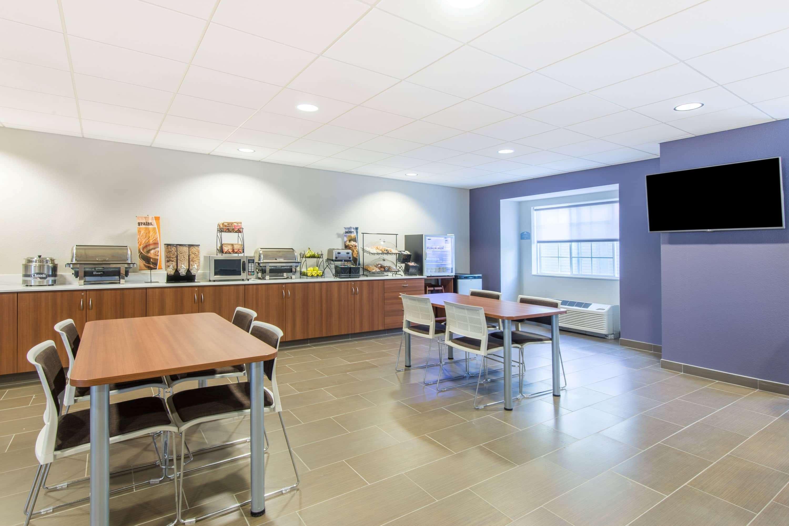 Microtel Inn & Suites By Wyndham Cadiz Eksteriør bilde