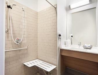 Microtel Inn & Suites By Wyndham Cadiz Eksteriør bilde